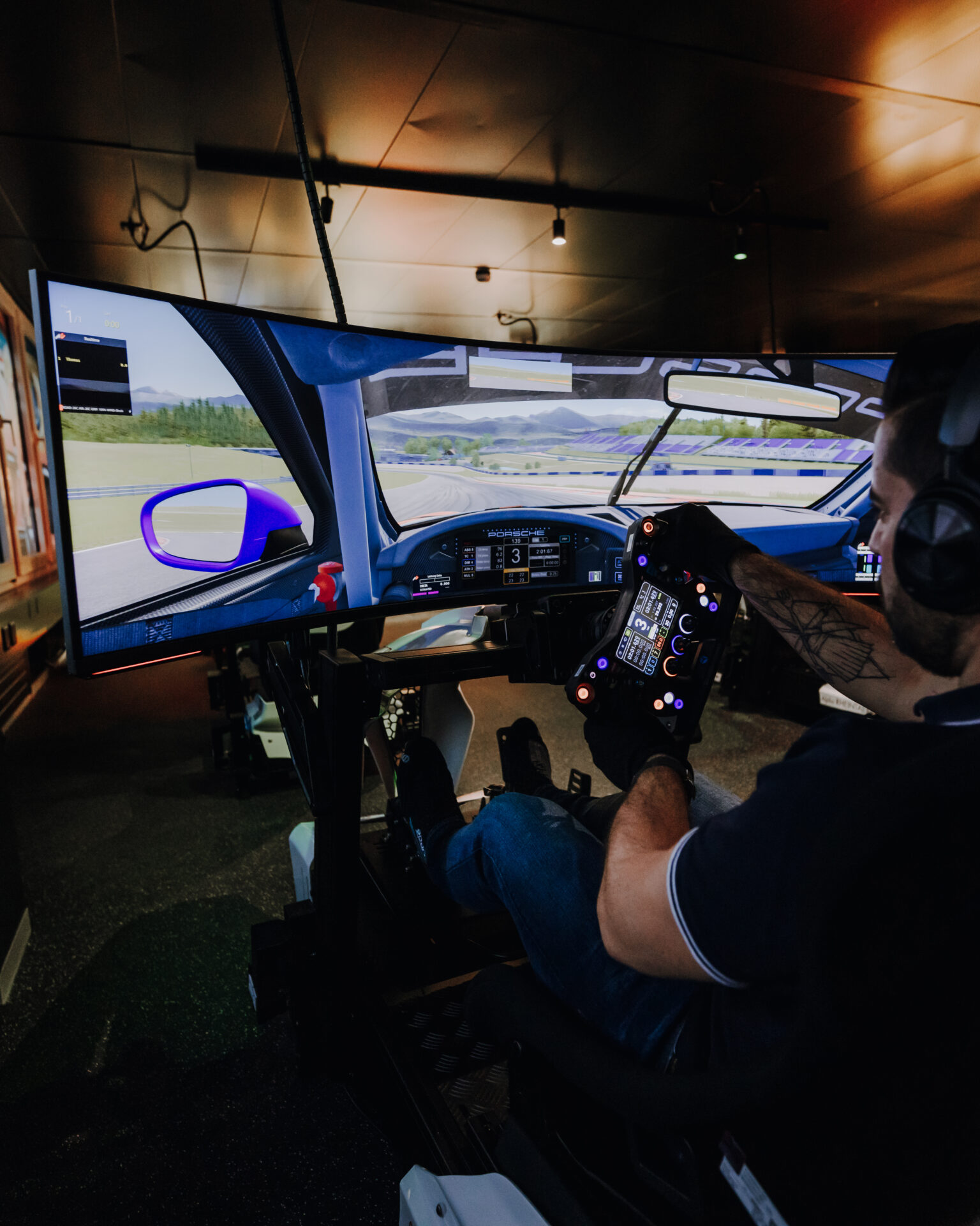 Immersives Sim Racing Fahrerlebnis